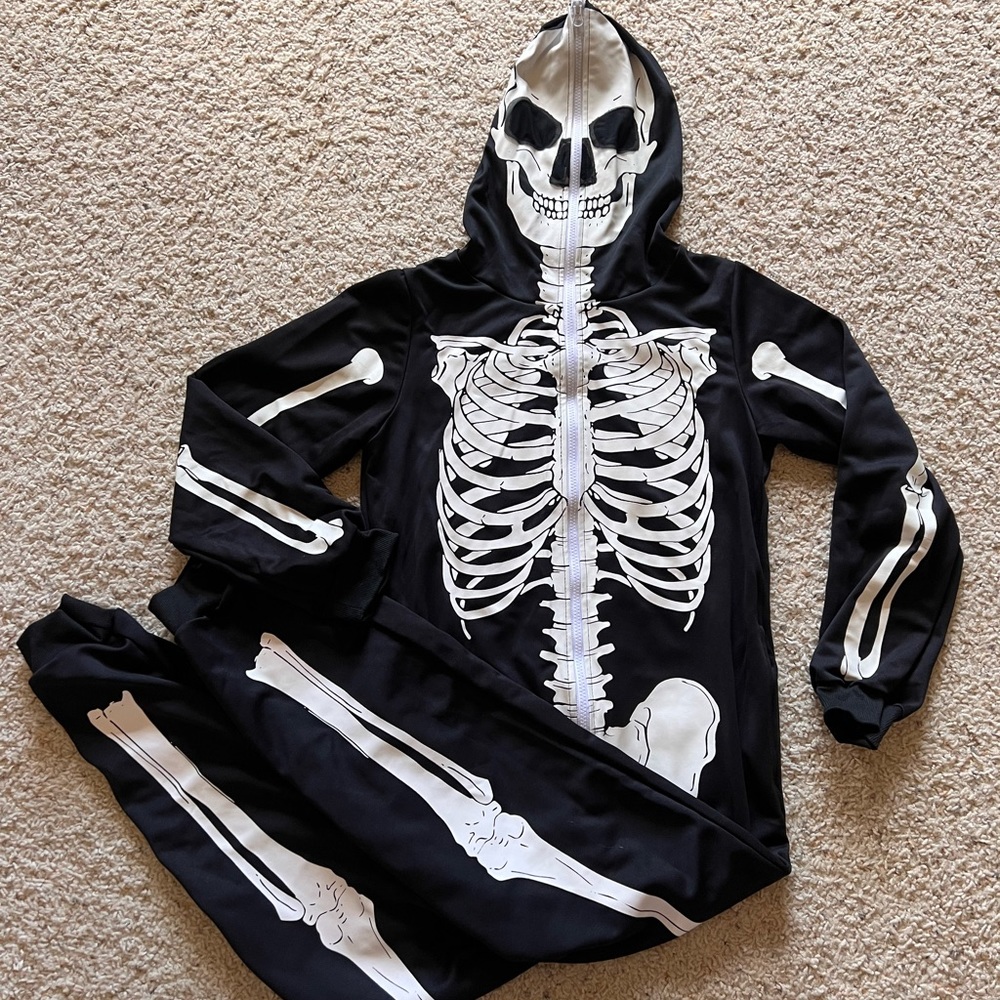NWT Halloween skeleton jumpsuit, M